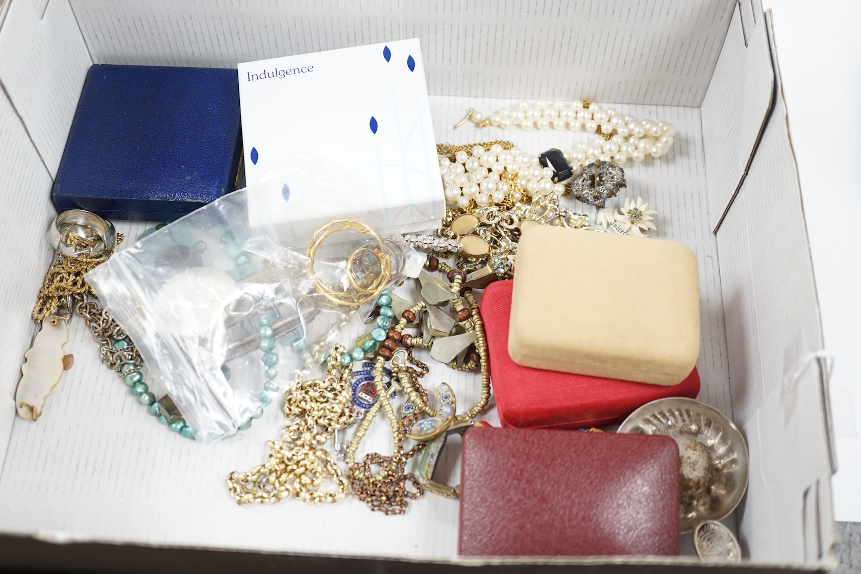 A small quantity of assorted items including bone necklaces, costume jewellery, enamelled box, coins, etc. Condition - poor to fair